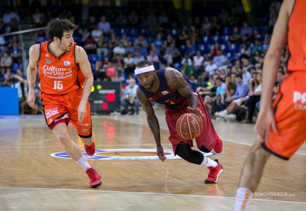 Fotografia deportiva FCBarcelona-Lassa-Valencia-Basket-23-SG1730_3661