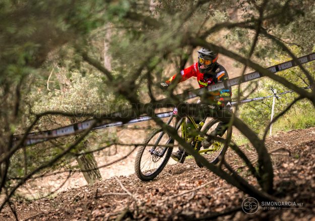 Fotografia deportiva 1816-Descens-Sant-Andreu-Barca-2018-04-SG1816_3308